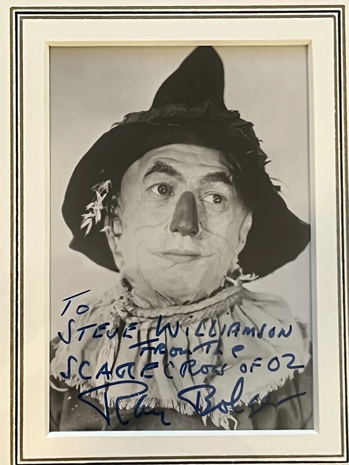 RAY BOLGER — Framed Signed Publicity Photograph of Ray Bolger - Wizard of Oz Scarecrow, изображение 2