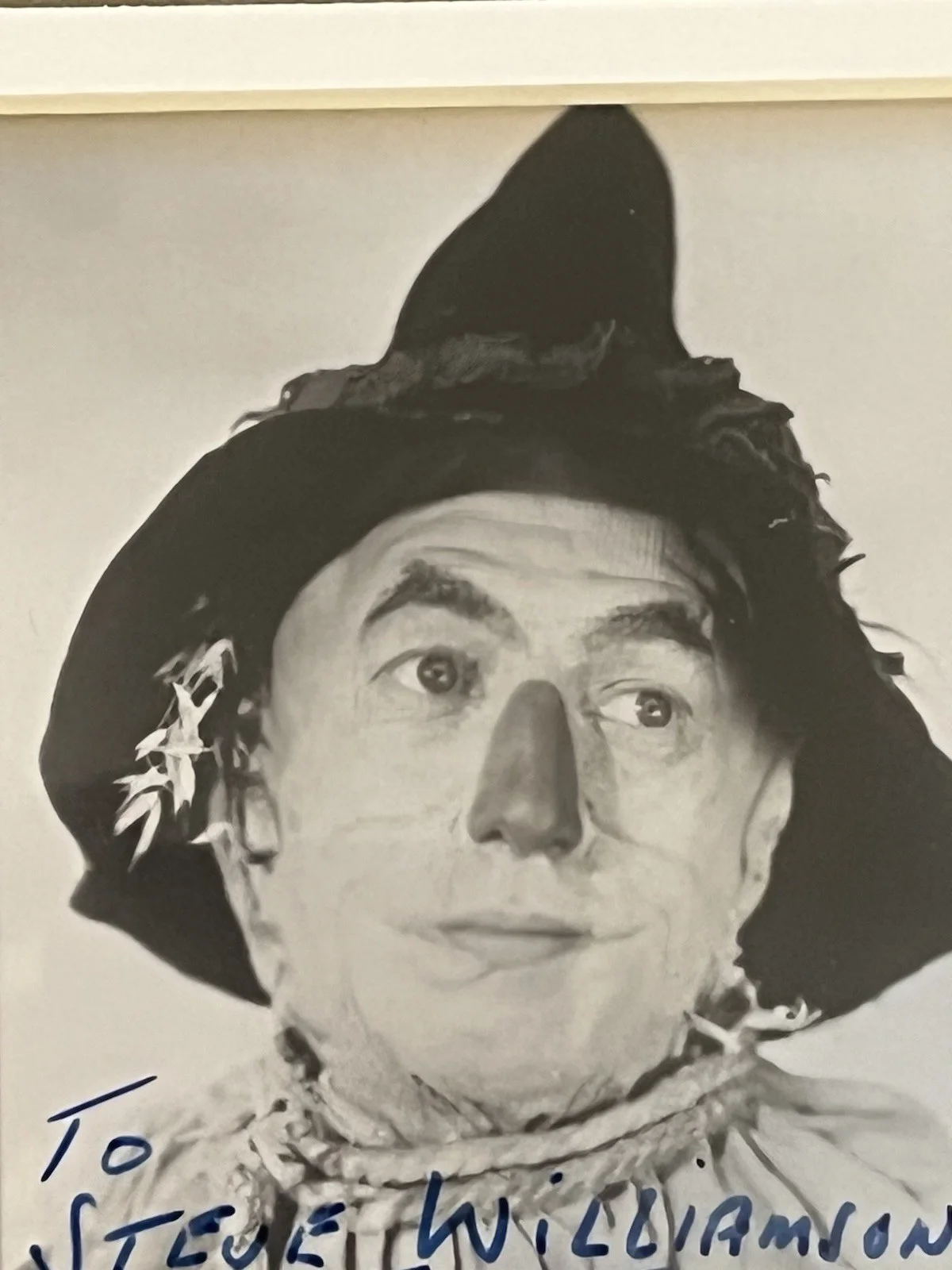 RAY BOLGER — Framed Signed Publicity Photograph of Ray Bolger - Wizard of Oz Scarecrow, изображение 5