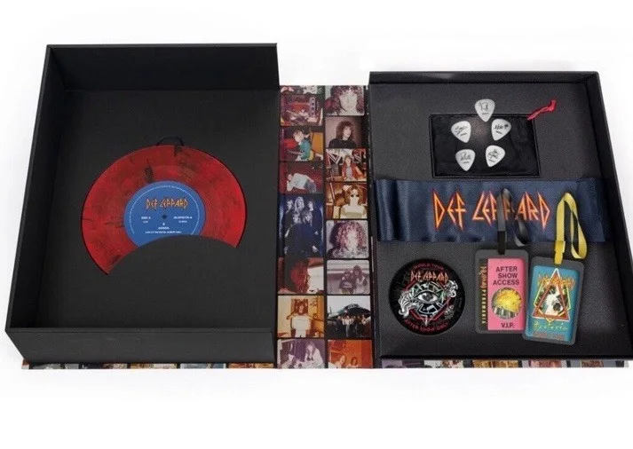 GENESIS PUBLICATIONS SIGNED DEF LEPPARD DEFINATELY BOOK NEW SEALED #900, image 2