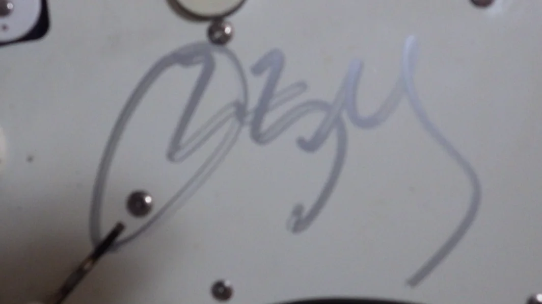 BLACK SABBATH - AUTOGRAPHED CRATE ELECKTRA Strat style guitar- ALL FOUR --COA, изображение 3