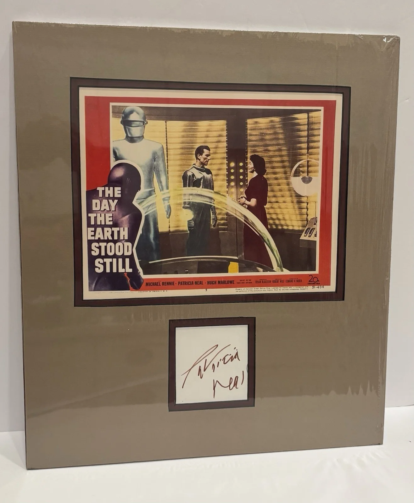 Patricia Neal Signed Autographed The Day The Earth Stood Still Photo Matted, изображение 2