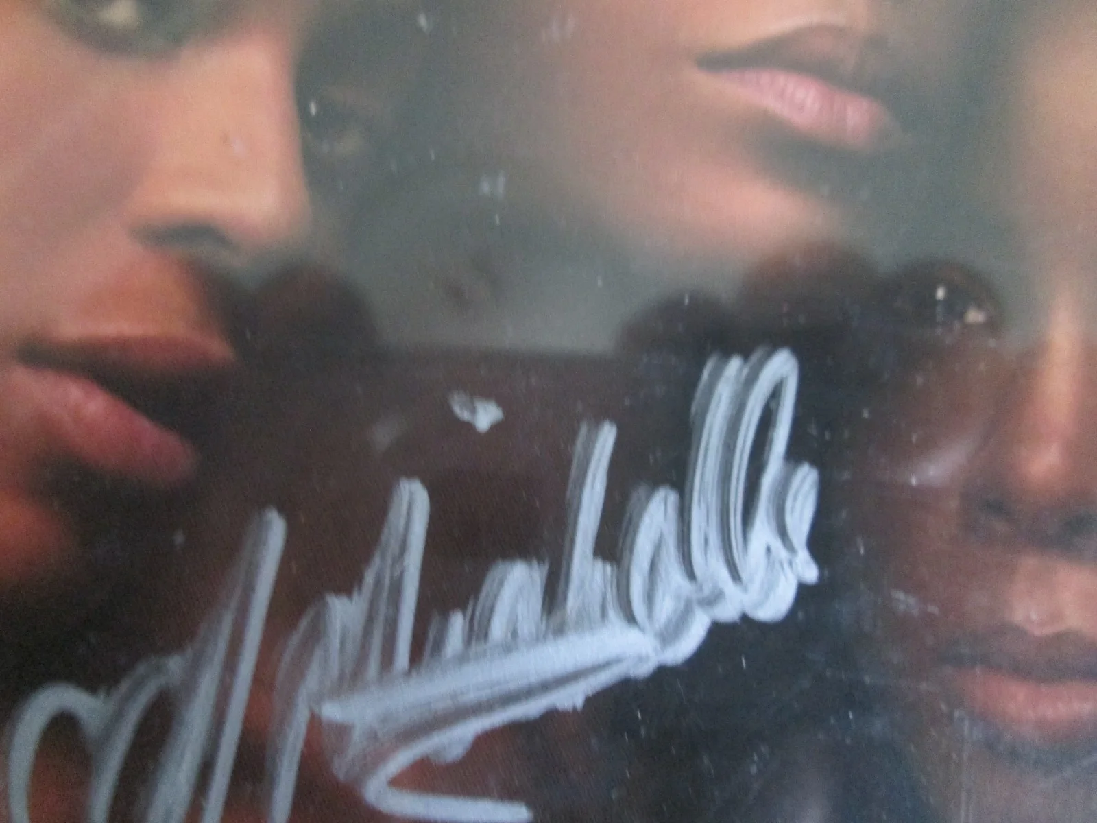 Destiny Childs Signed CD / Beyonce, Kelly and Michelle. No COA, image 3