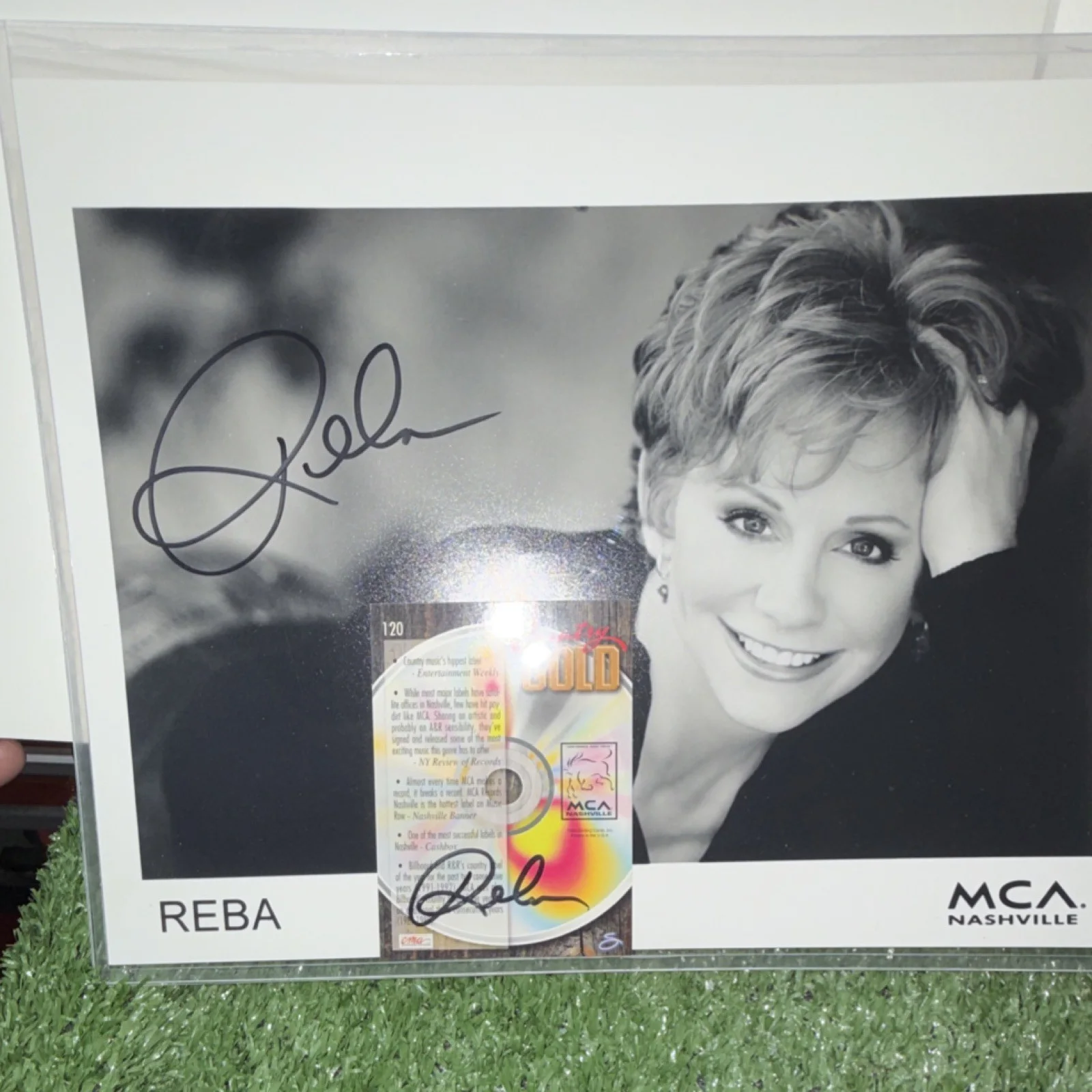 Reba Mcentire Autographed Original MCA Nashville Promo Photo w/a 2nd autograph!, изображение 5