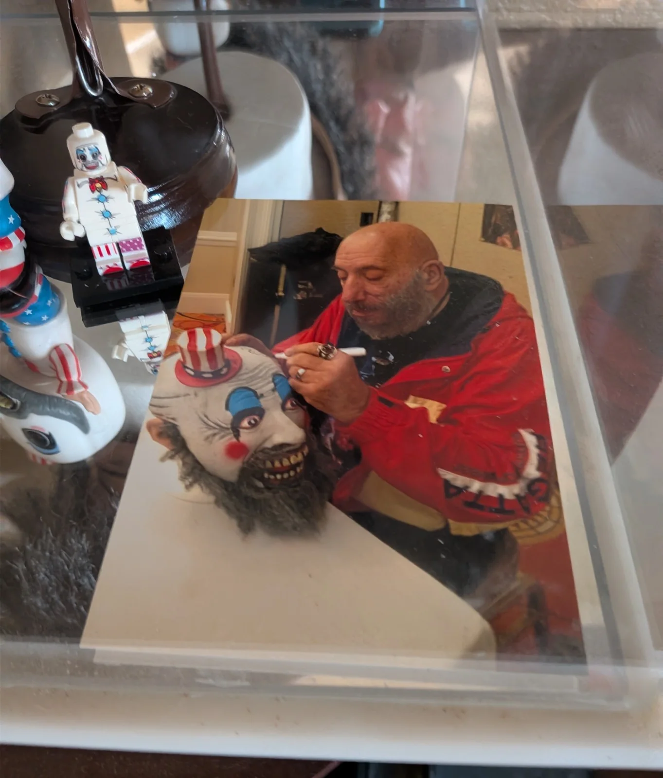 Captain Spaulding Mask & picture Signed by Sid Haig plus figures..., image 3