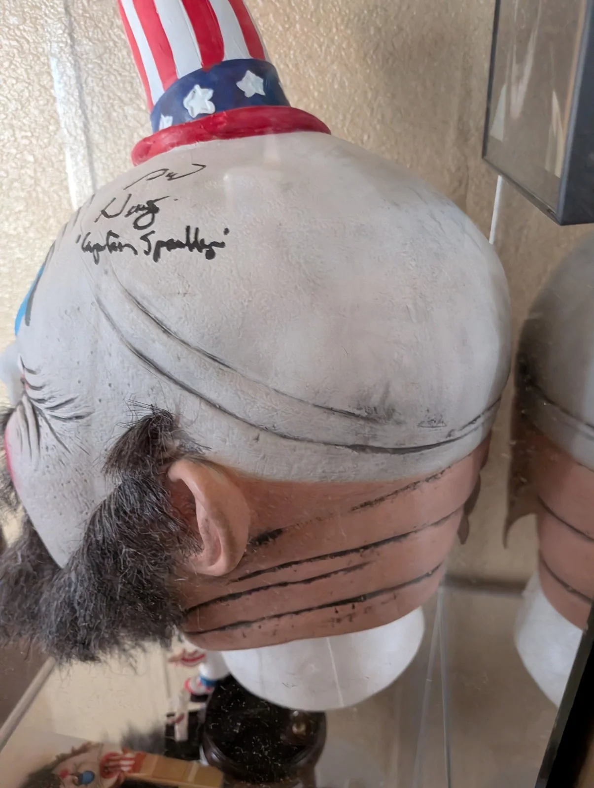 Captain Spaulding Mask & picture Signed by Sid Haig plus figures..., image 4
