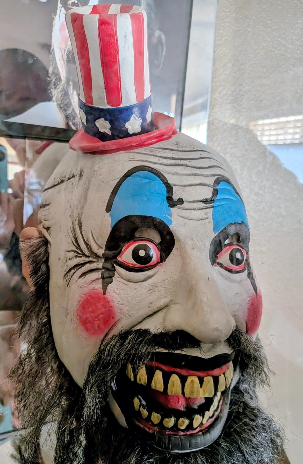 Captain Spaulding Mask & picture Signed by Sid Haig plus figures..., image 5