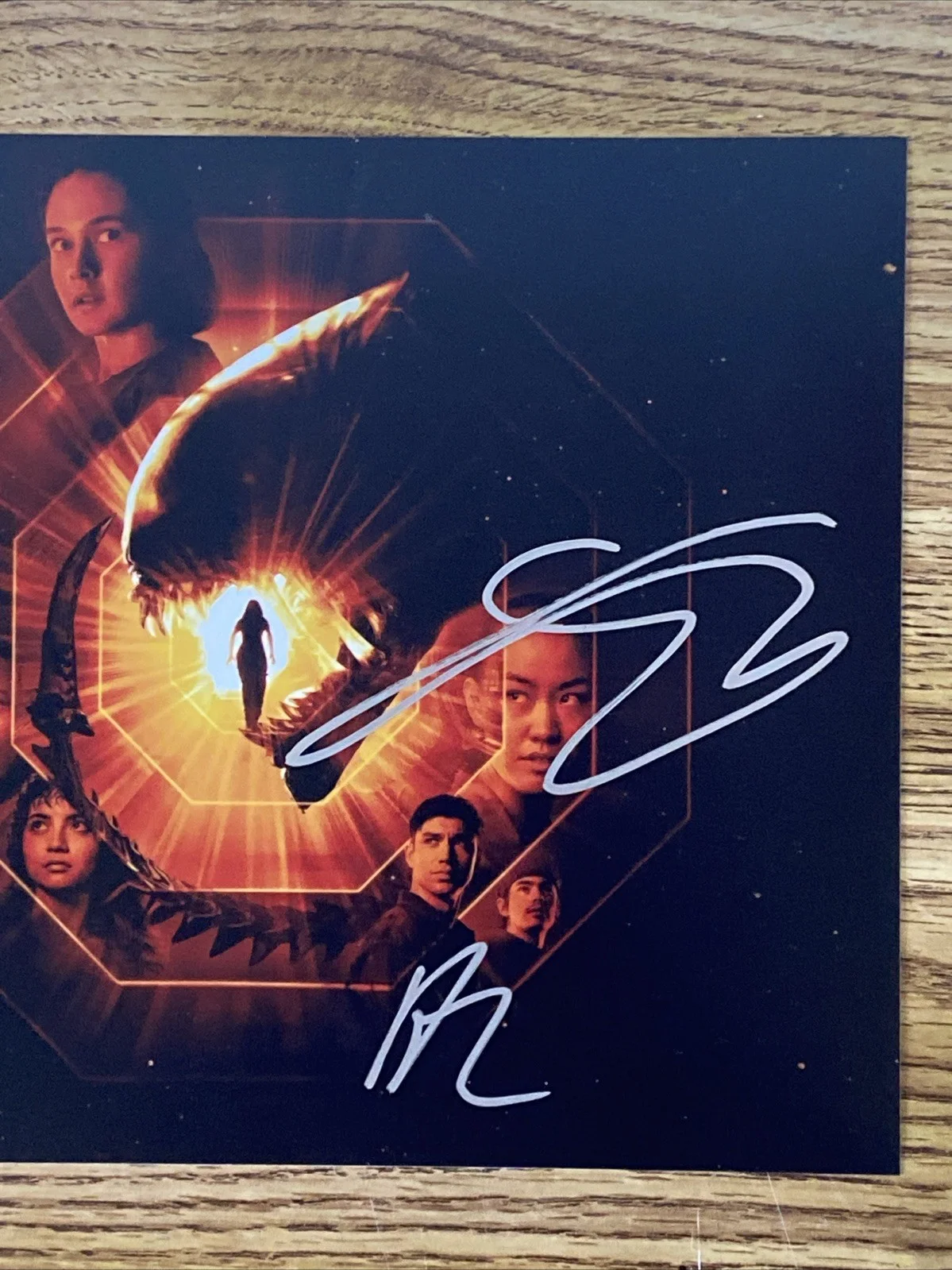 Archie Renaux & Spike Fearn Autographed 8x10 Photo ‘Alien: Romulus’, изображение 2