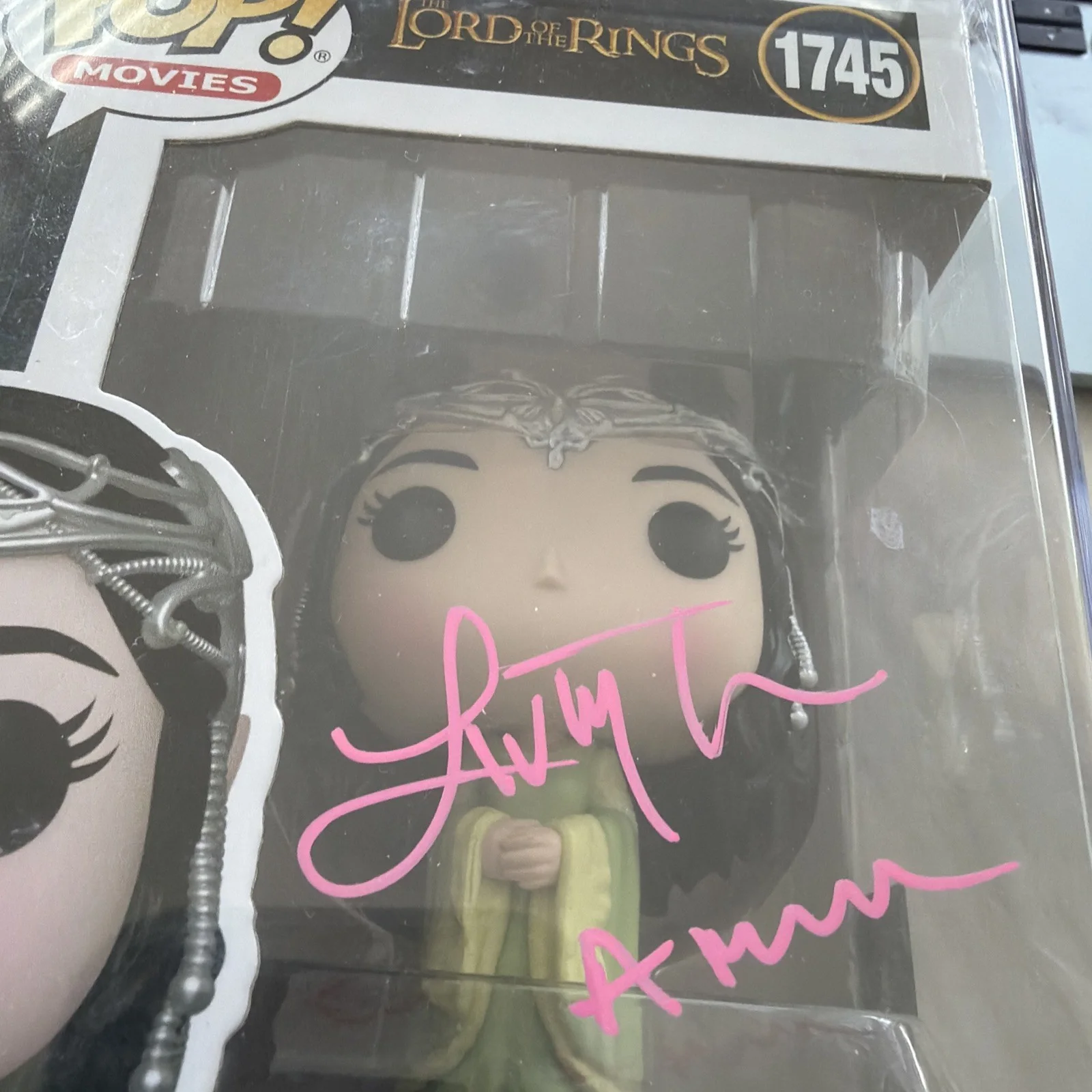 Liv Tyler — Liv Tyler Signed Arwen The Lord of The Rings Funko with CN and Official Pix COA, изображение 2