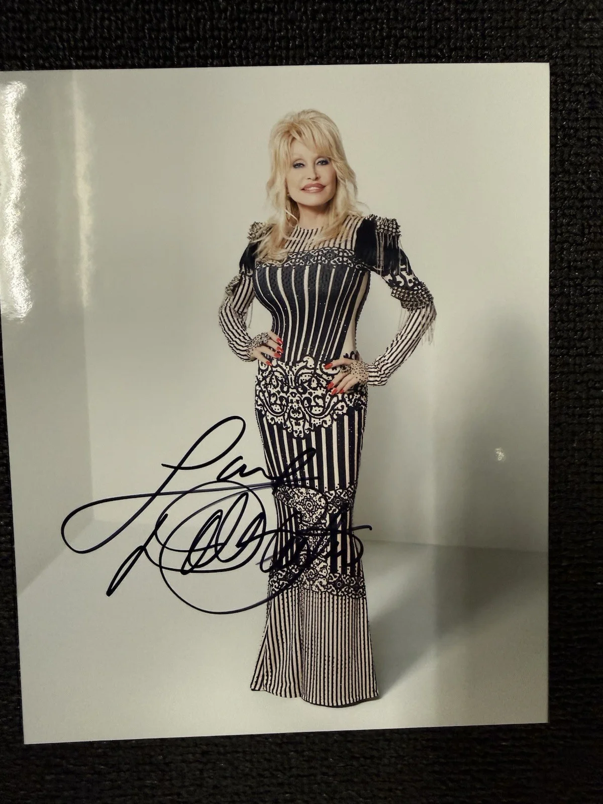 Stunning 8x10 Dolly Parton Signed Autographed Photo with COA, изображение 2