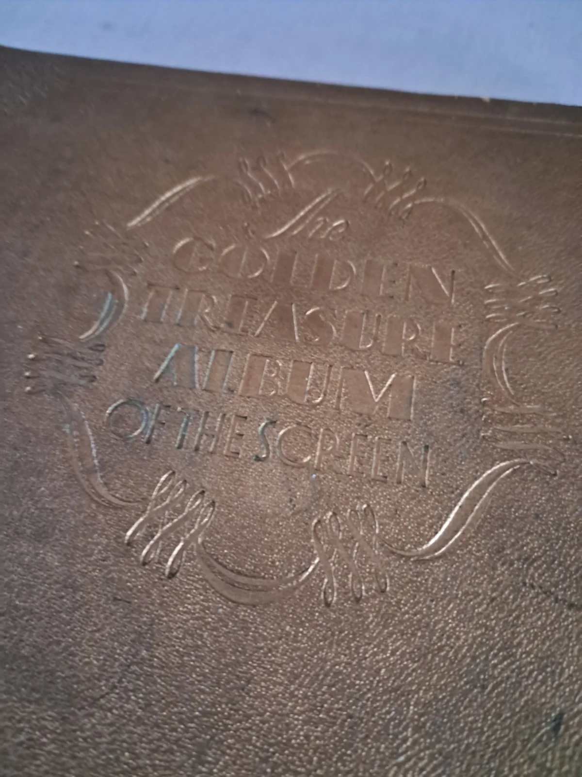 The Golden Treasure Album Of The Screen Vintage Hard Back 1933 poor condition, изображение 2