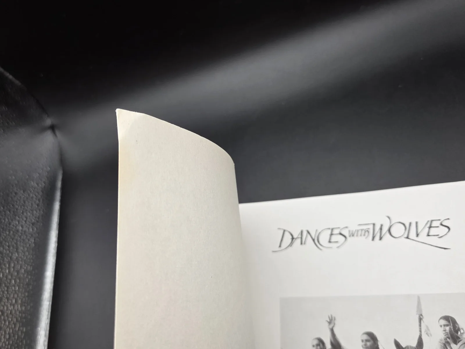 Neil Travis — Dances With Wolves Book Signed Film Editor Autograph 1990 Neil Travis Inscribed, изображение 3