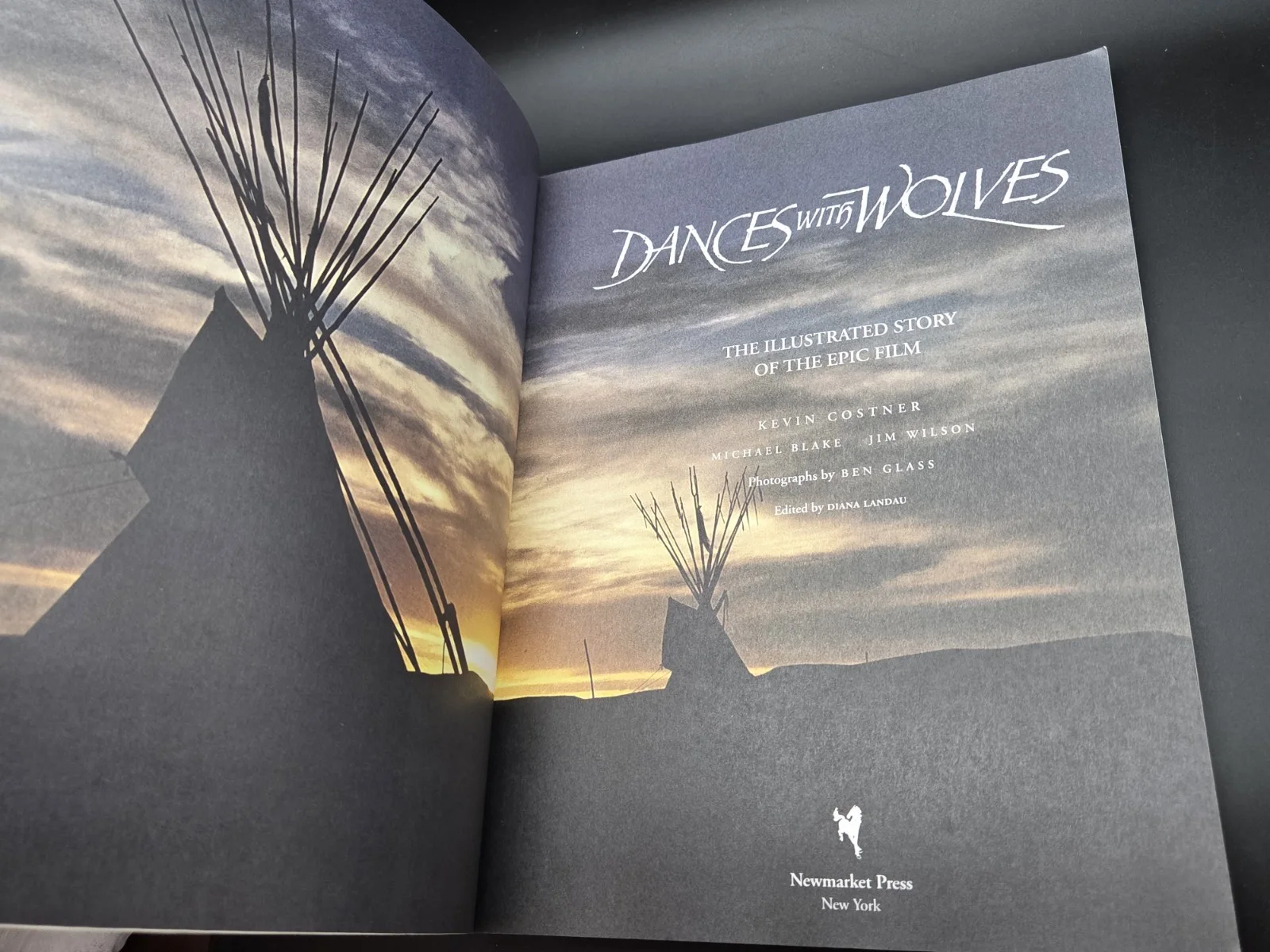 Neil Travis — Dances With Wolves Book Signed Film Editor Autograph 1990 Neil Travis Inscribed, изображение 5