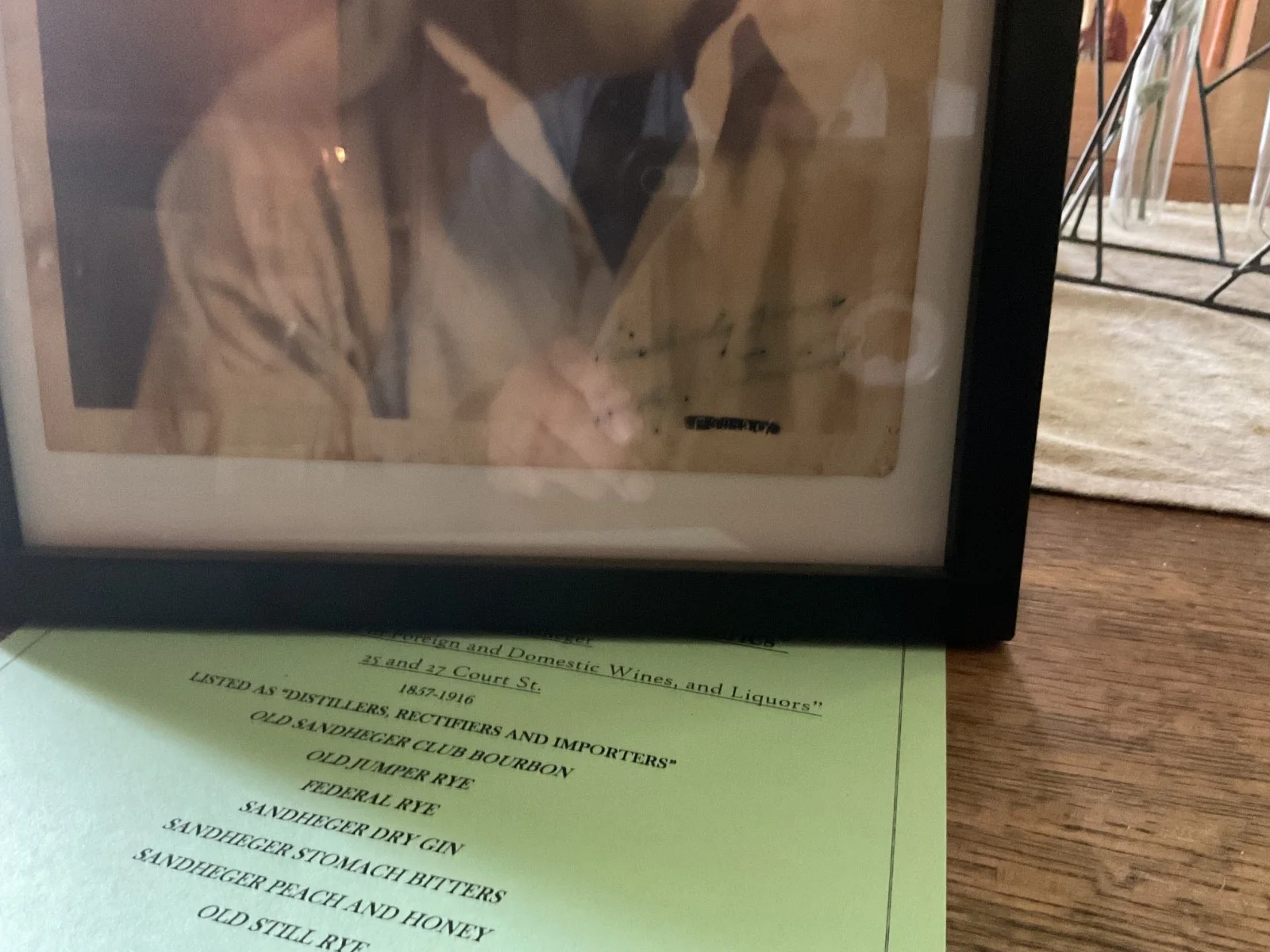 K205) Rudolph Valentino 1920s Hand Signed Autograph Vintage Hollywood Photograph, изображение 2