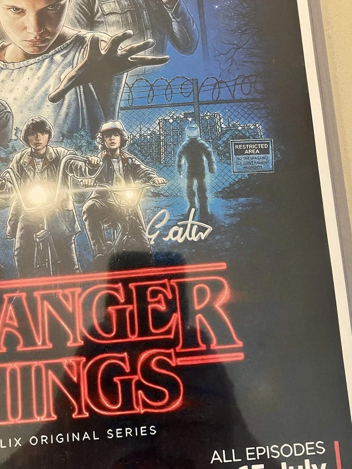 Stranger Things 11x17 Poster Signed X3 🔥 Gaten, Caleb, And Noah!, image 3