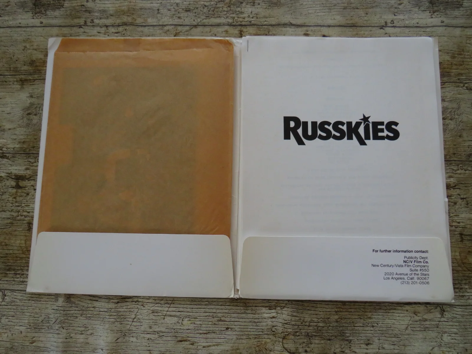 RUSSKIES ORIGINAL 1987 CINEMA FILM MOVIE PRESS KIT Joaquin Phoenix 11 PHOTOS, изображение 2