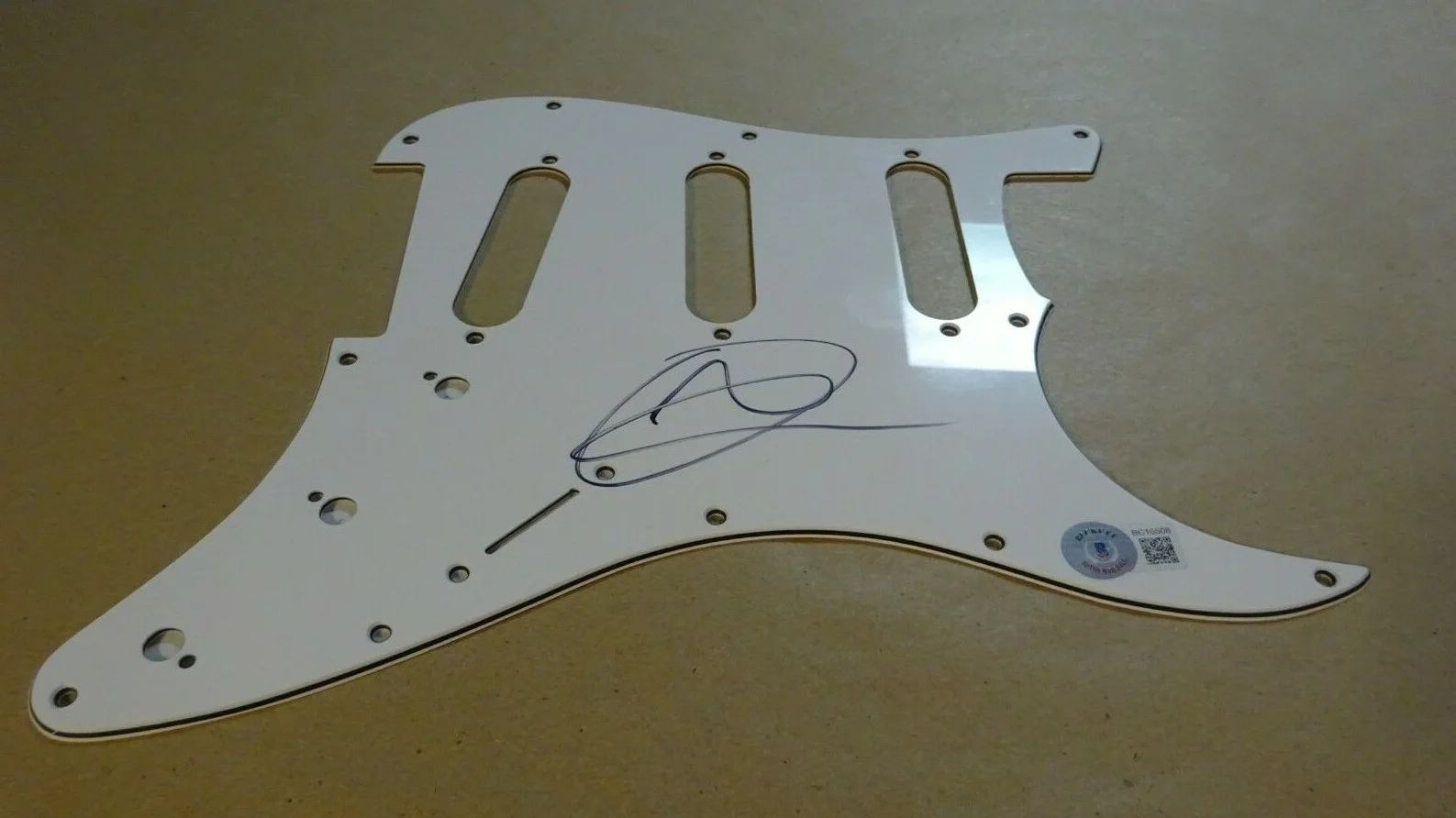 Signed Miley Cyrus Autographed Guitar Pick Guard Beckett BAS COA, image 3