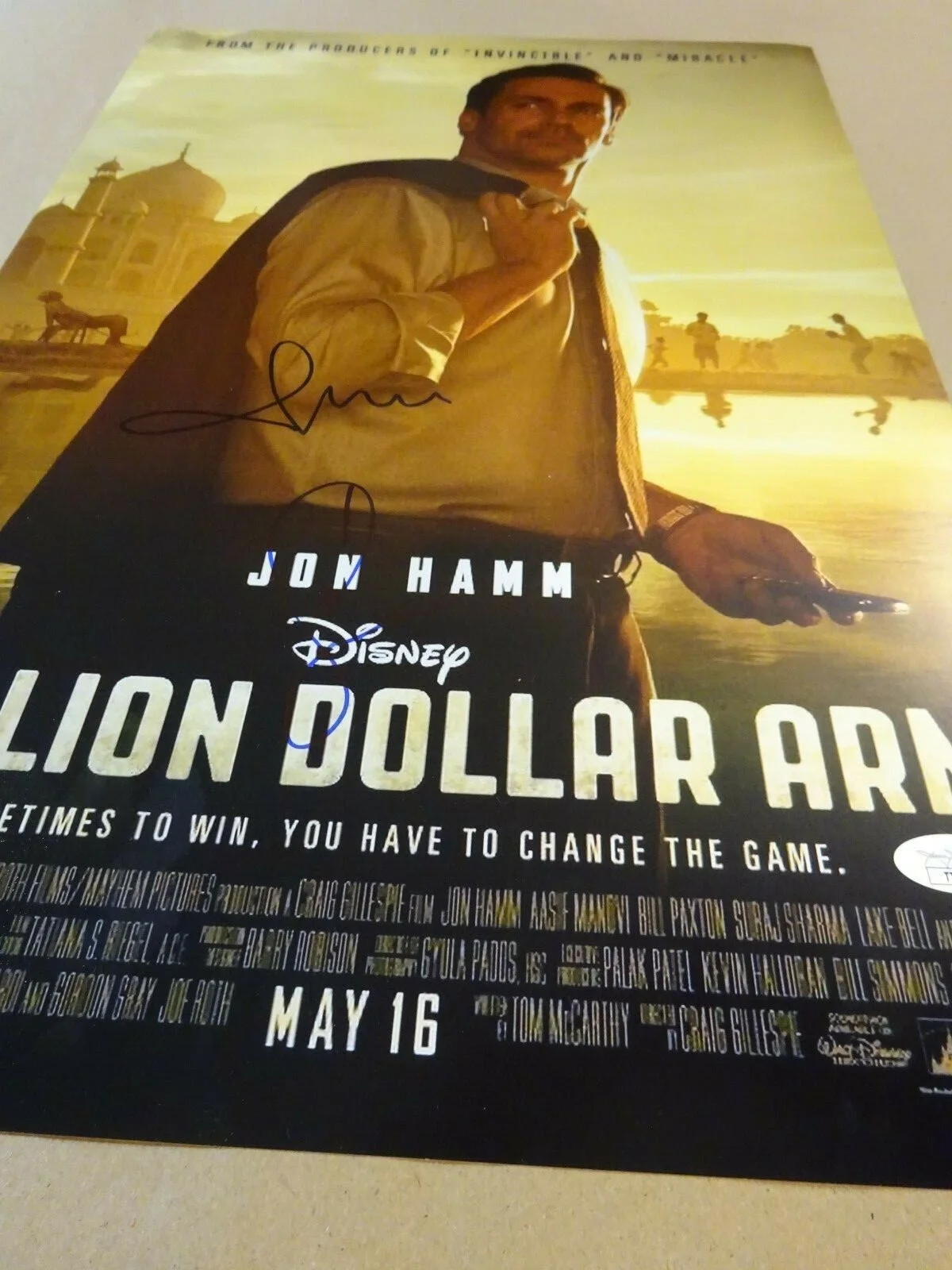 Jon Hamm — Signed JON HAMM Autographed MILLION DOLLAR ARM 12"x18" Photo JSA COA, image 3