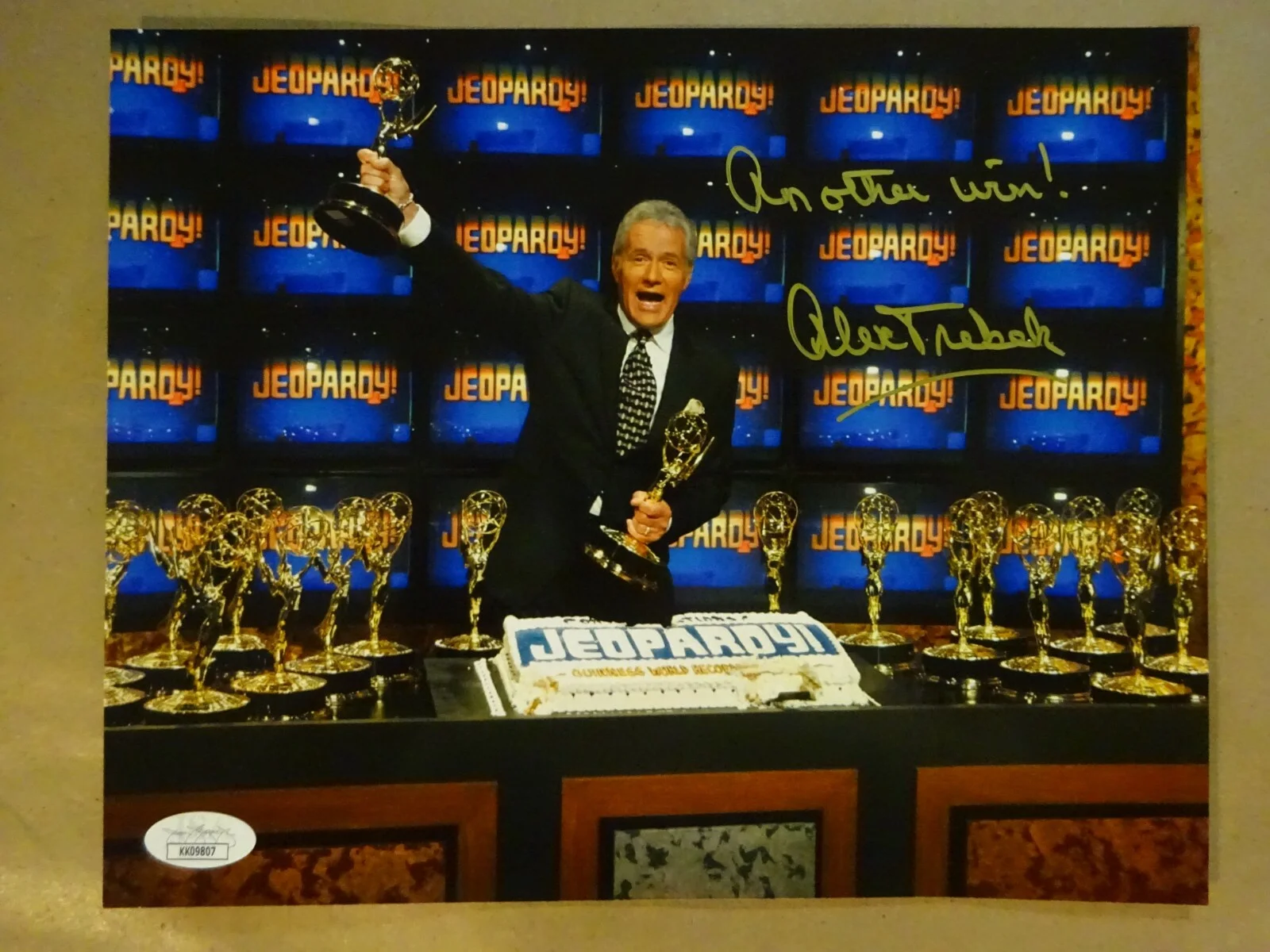 Alex Trebek — Autographed ALEX TREBEK Signed EMMYS 8"x10" Photograph JEOPARDY JSA COA, изображение 2