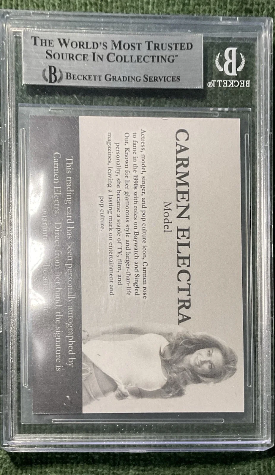 CARMEN ELECTRA AUTOGRAPH BECKETT AUTHENTICATED, image 2