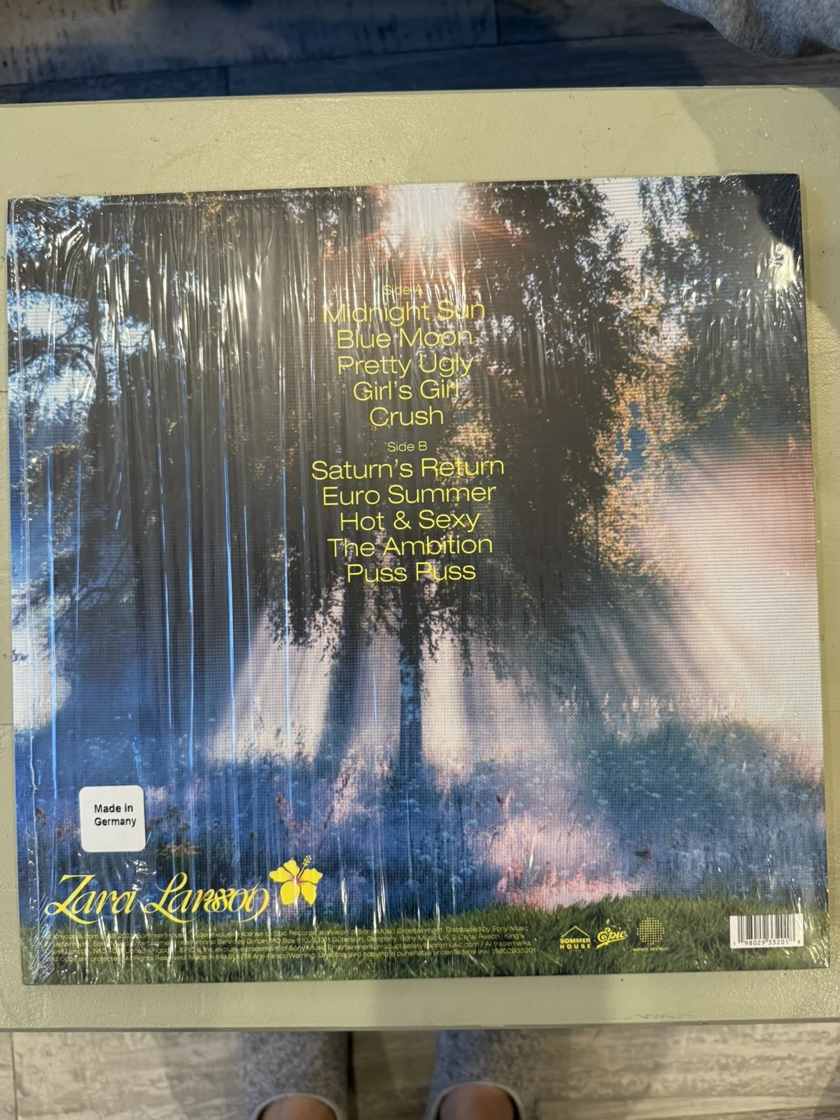 Zara Larsson Signed Vinyl Record Midnight Sun Autographed Urban Outfitters, изображение 2