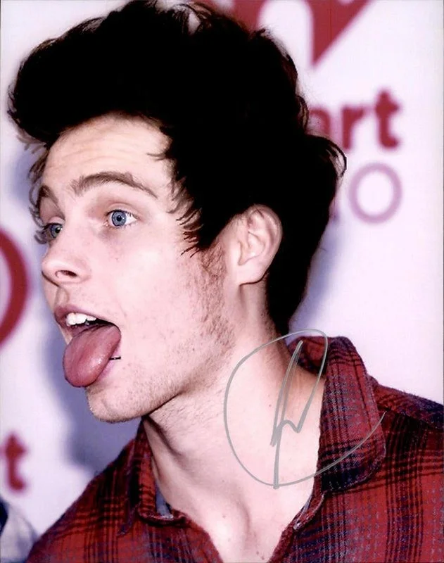 Luke Hemmings — Luke Hemmings 5SOS Authentic signed rock 8x10 photo W/Cert Autographed A1