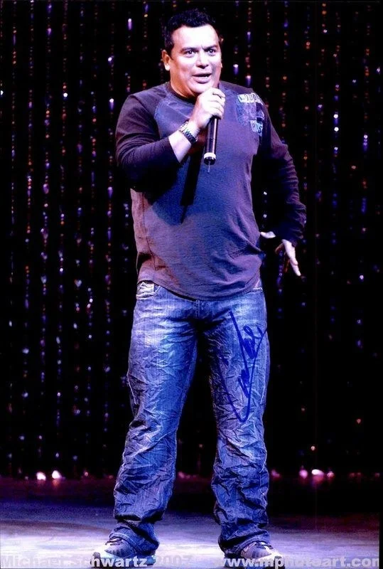 Carlos Mencia — Carlos Mencia authentic signed celebrity 10x15 photo W/Cert Autographed Y20