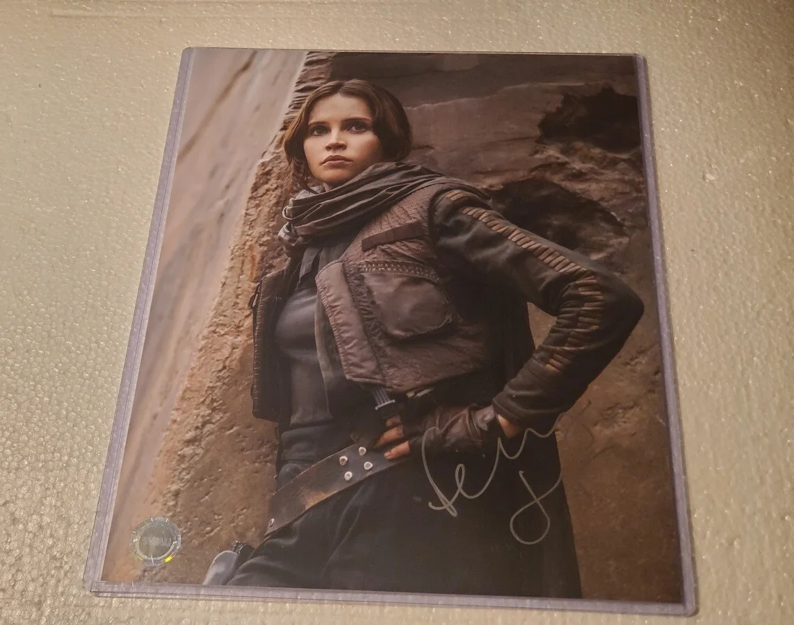 Felicity Jones — Felicity Jones Signed 11 x 14 SWAU Photo " Rogue One : A Star Wars Story "