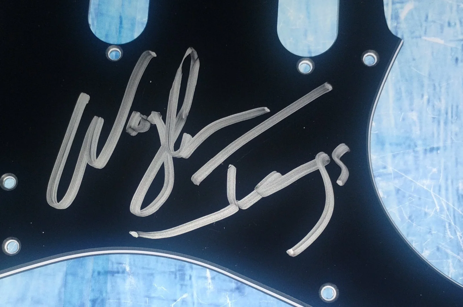 Waylon Jennings Hand Signed Autograph Guitar Pick Guard COA - NO US TARIFFS, image 3