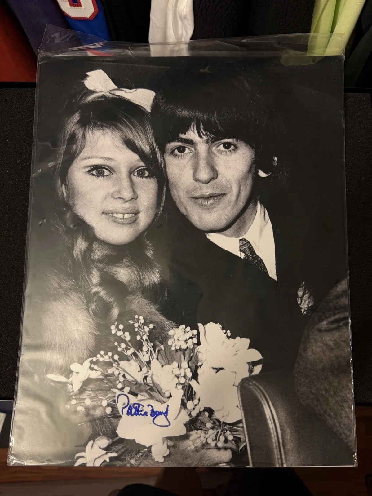 Pattie Boyd — RARE!! Pattie Boyd Signed Black & White 11*14 Photo w George Harrison JSA READ!!, image 3