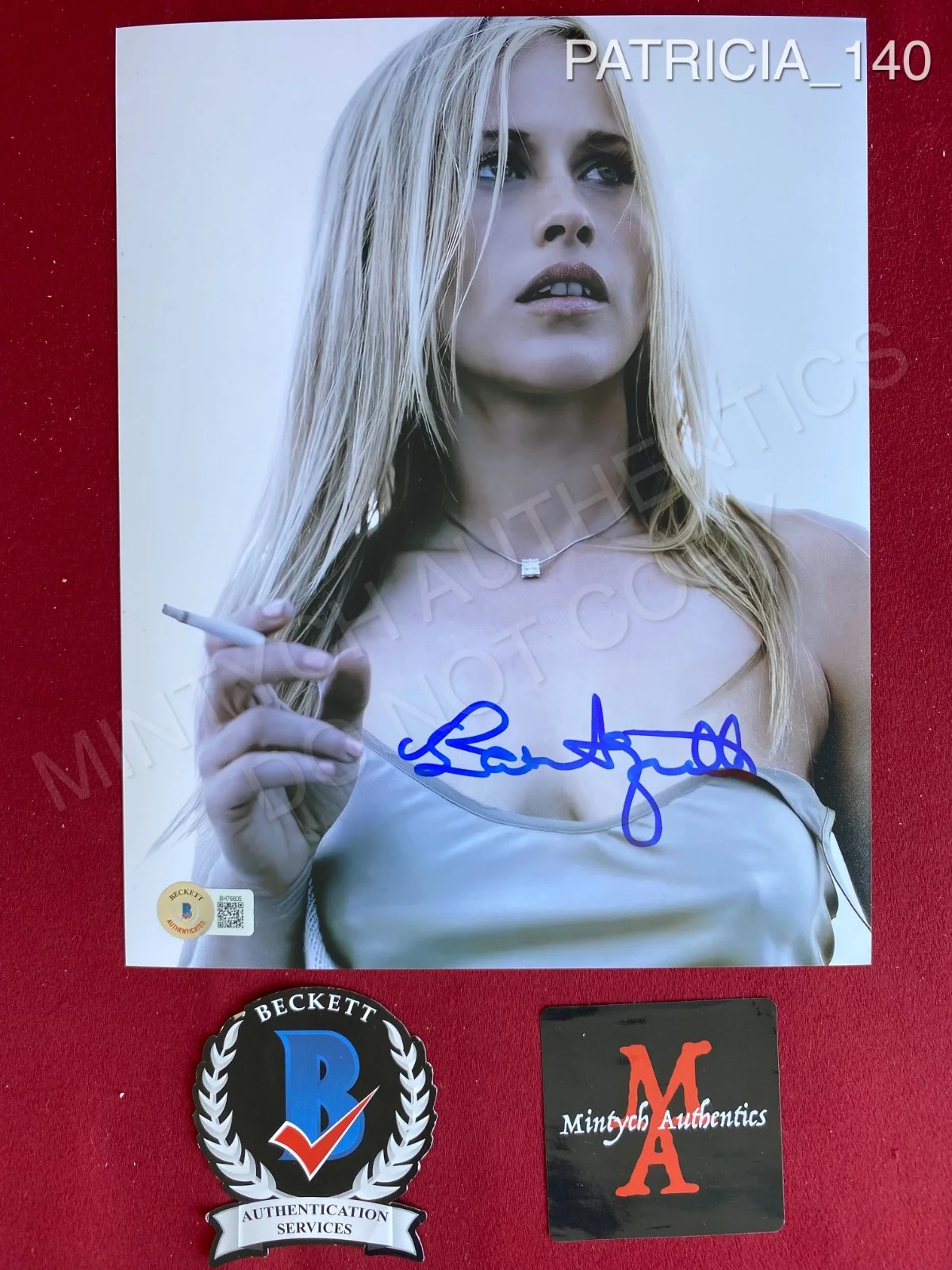 Patricia Arquette — Patricia Arquette autographed signed 8x10 photo model pose Beckett COA