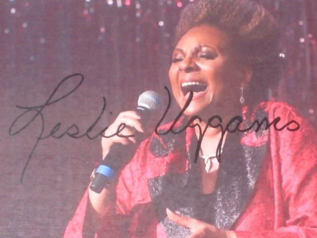 Leslie Uggams — Leslie Uggams Signed 4" x 6" Color Photo Authentic, image 2