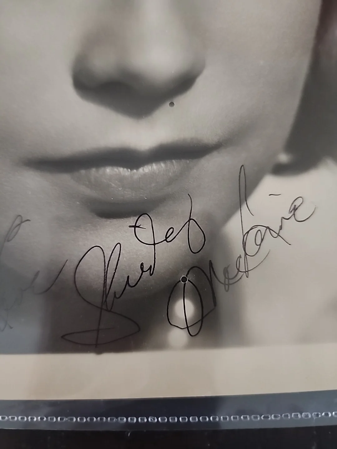 Shirley mclane, black and white signed eight by ten Photo, изображение 4