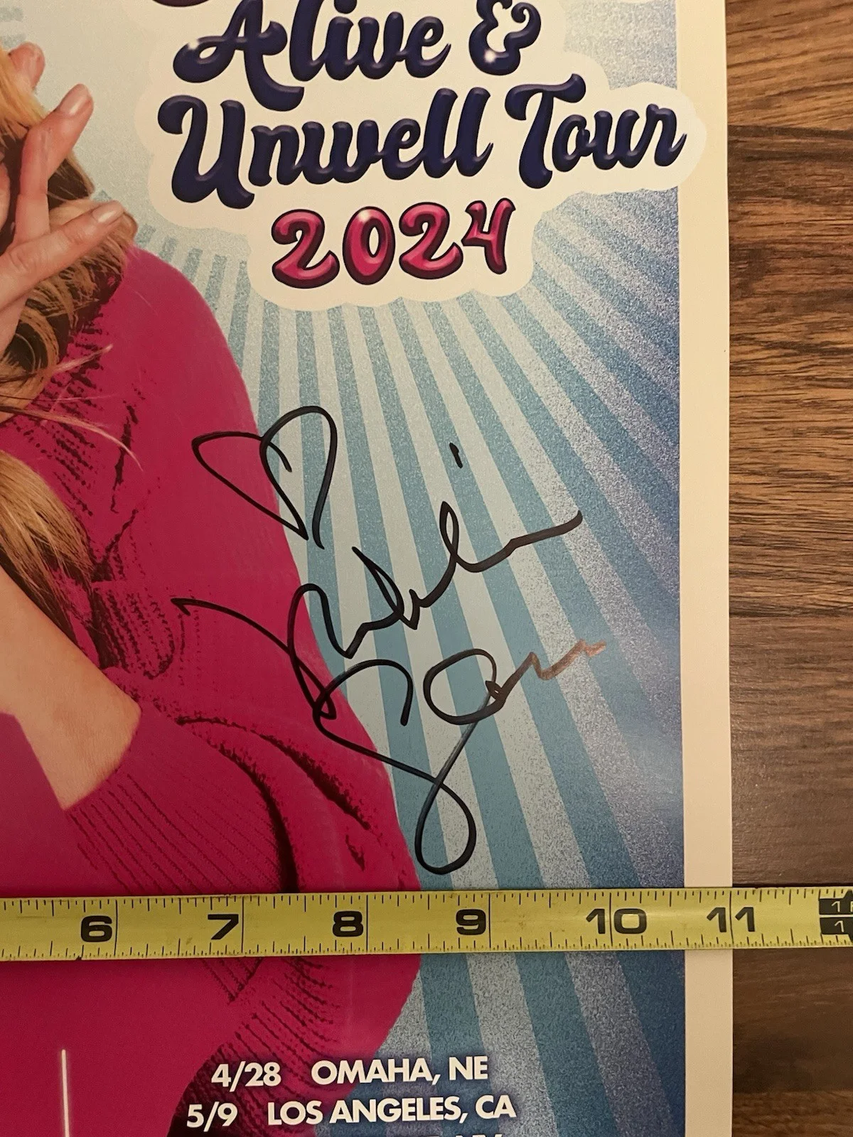 NIKKI GLASER Orig Signed 2024 ALIVE & UNWELL TOUR Poster Autographed In NC Last1, изображение 5