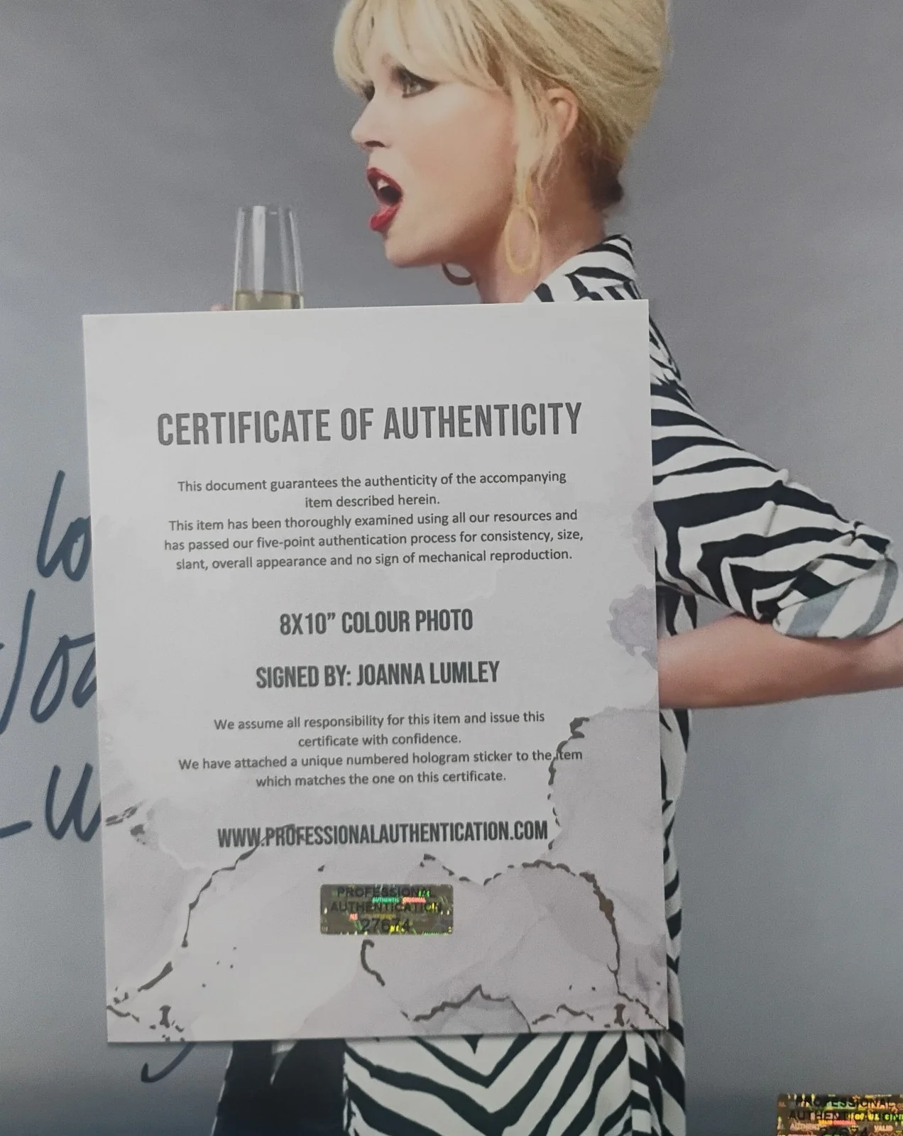 Joanna Lumley Hand Signed Autograph 8x10 Photo COA Absolutely Fabulous NO TARIFF, image 4