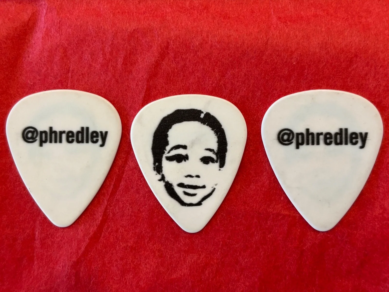 BRUNO MARS Phredley Brown 3 Guitar Picks (KATY PERRY/SELENA GOMEZ/AMERICAN IDOL, изображение 2