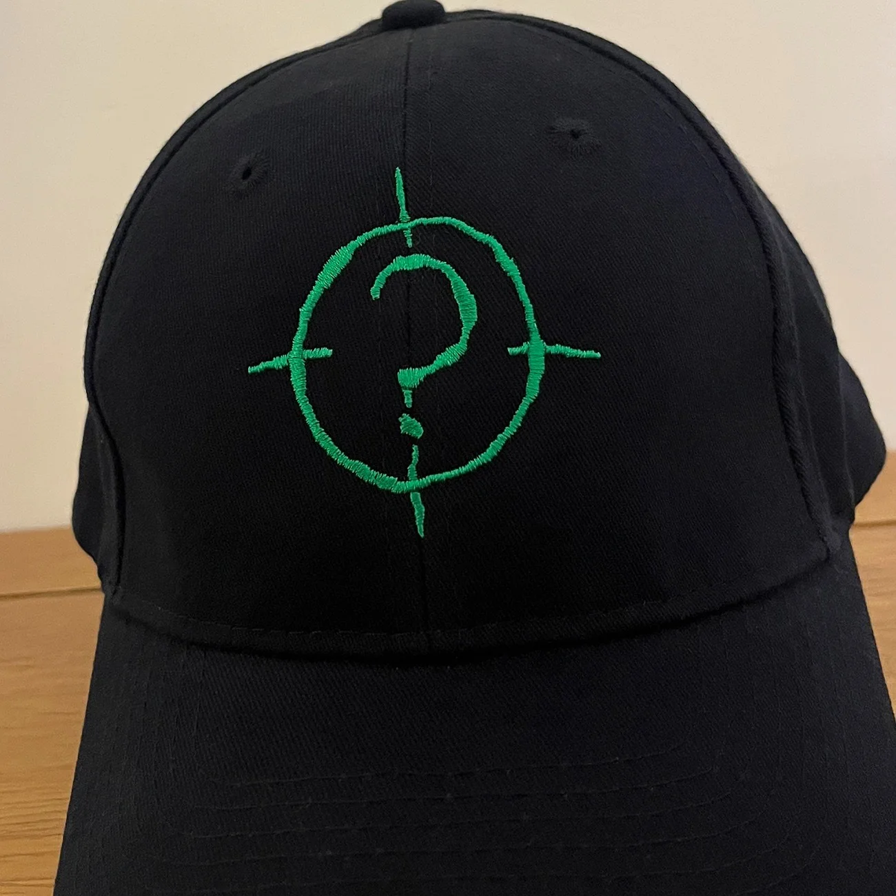 THE BATMAN Movie Cap Hat M Riddler Promotional Film Merchandise 2022 DC Comics, изображение 3