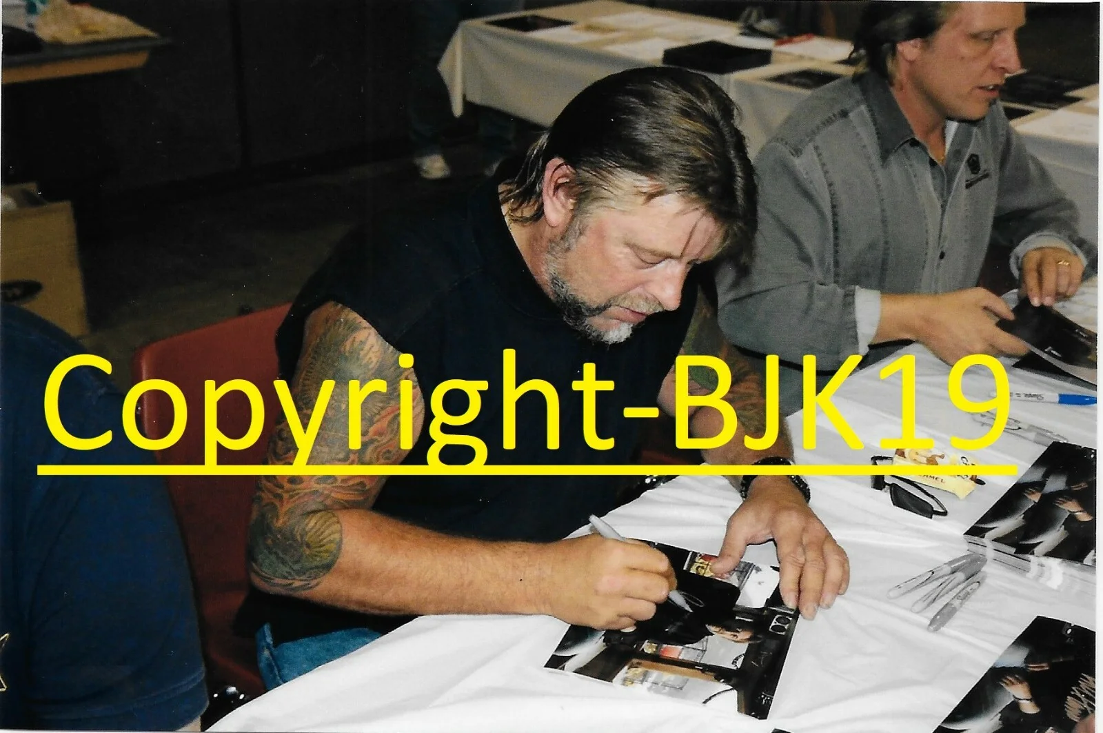 Phil Harris — Authentic Deadliest Catch Captain Phil Harris Hand Signed Autographed 8x10 Photo, image 2