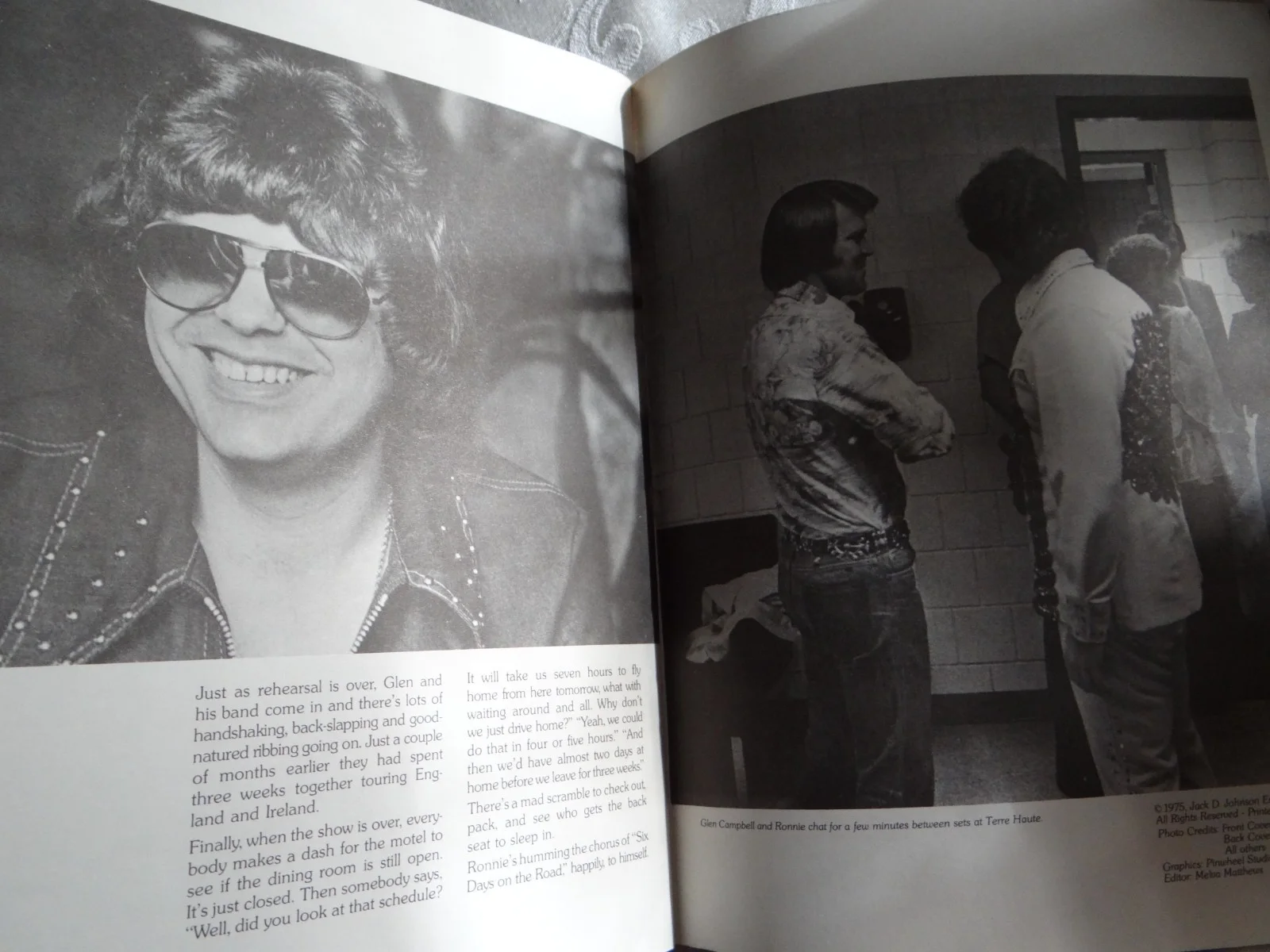 Ronnie Milsap Signed 1975 TOURBOOK Country Singer AUTOGRAPHED AS-IS, image 5