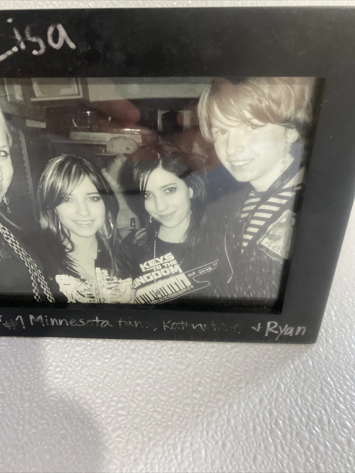The Veronicas Jess And Lisa photo framed 5 x 7 Fan Gift, изображение 3