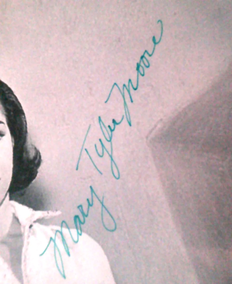 Mary Tyler Moore — Mary Tyler Moore signed BXW 8x11 Photo Dick Van Dyke Show, изображение 3