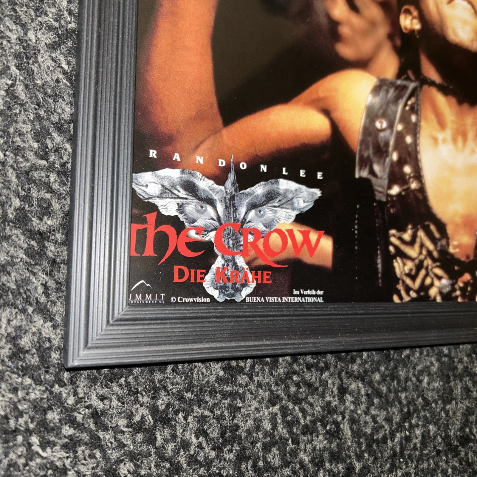 FRAMED “TIN TIN“ LAURENCE MASON/2 THE CROW VINTAGE GERMAN LOBBY CARD 11x8, image 2