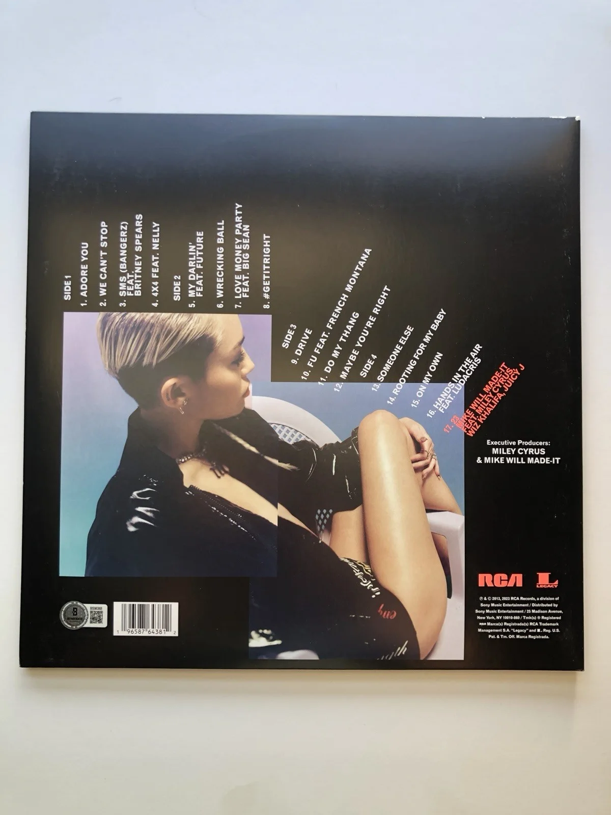 Miley Cyrus Signed Autographed Bangerz LP Vinyl Hannah Montana Beckett COA, изображение 4