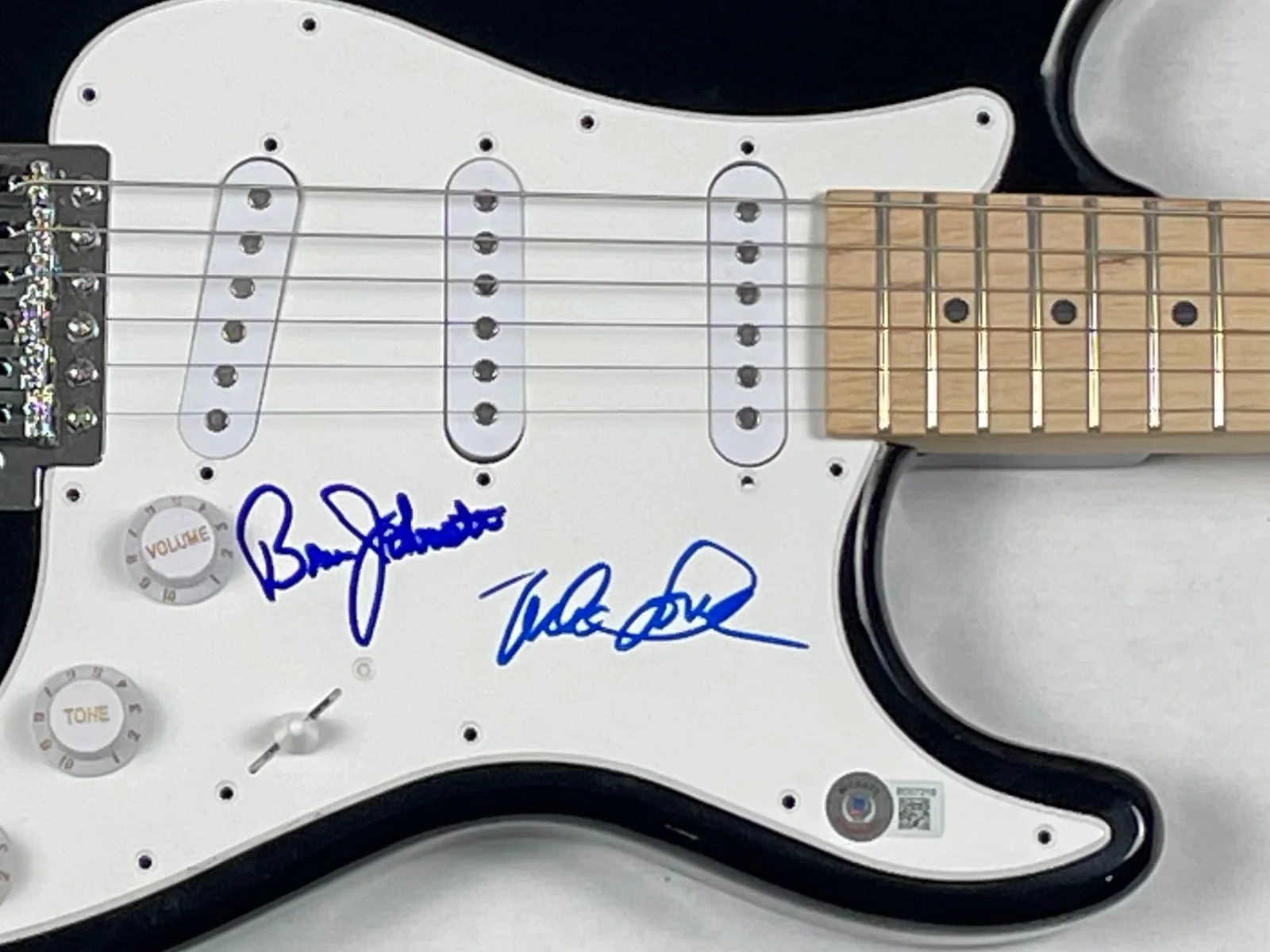 The Beach Boys Signed Autograph Electric Guitar Mike Love Bruce Johnston BAS COA, изображение 5