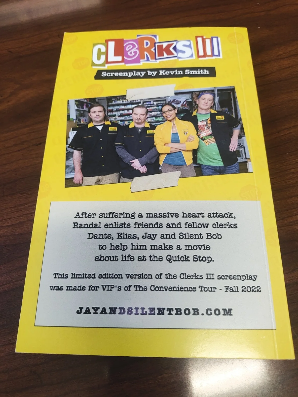 Clerks 3 screenplay book signed by Kevin Smith, image 3