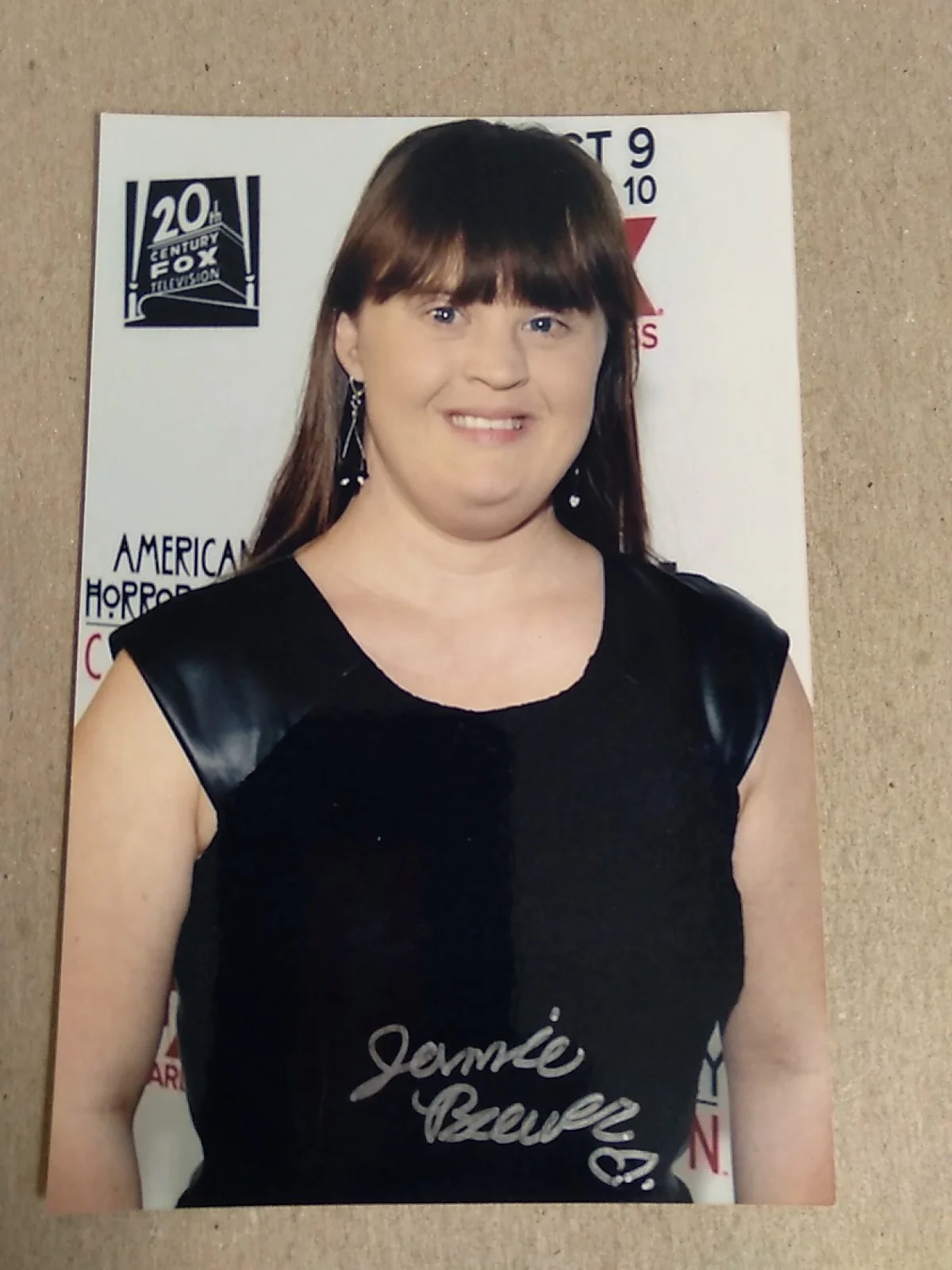 Jamie Brewer American Actress And Model Autographed 6x4 Photo Signed, изображение 2