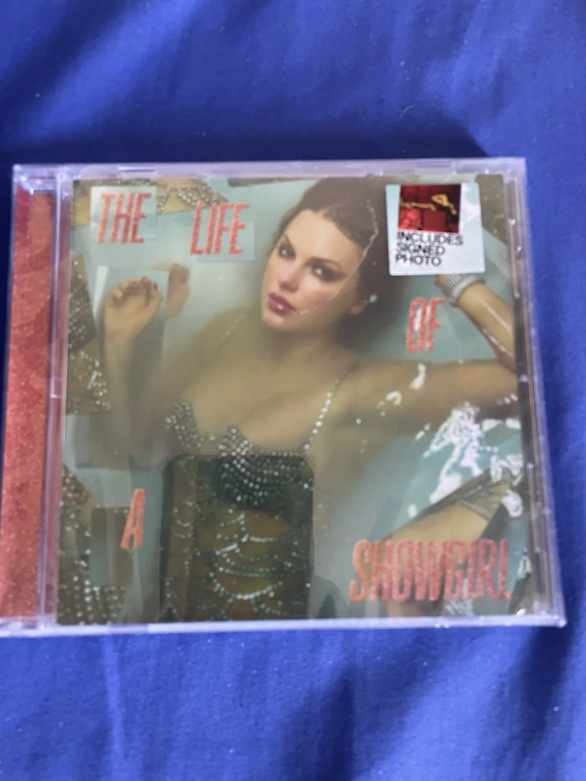Taylor Swift - 2 Life of a Showgirl CD’S + Hand Signed Photos, изображение 2