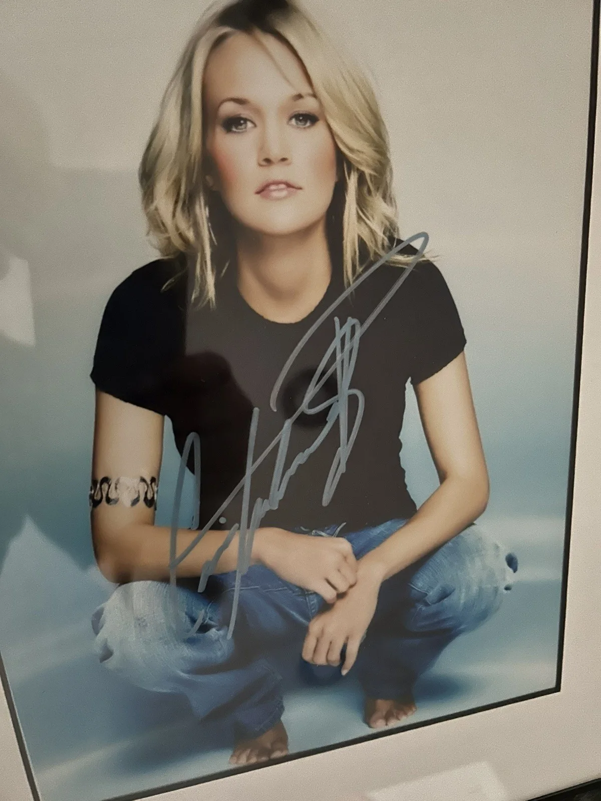 Signed, framed picture of Carrie Underwood, изображение 3