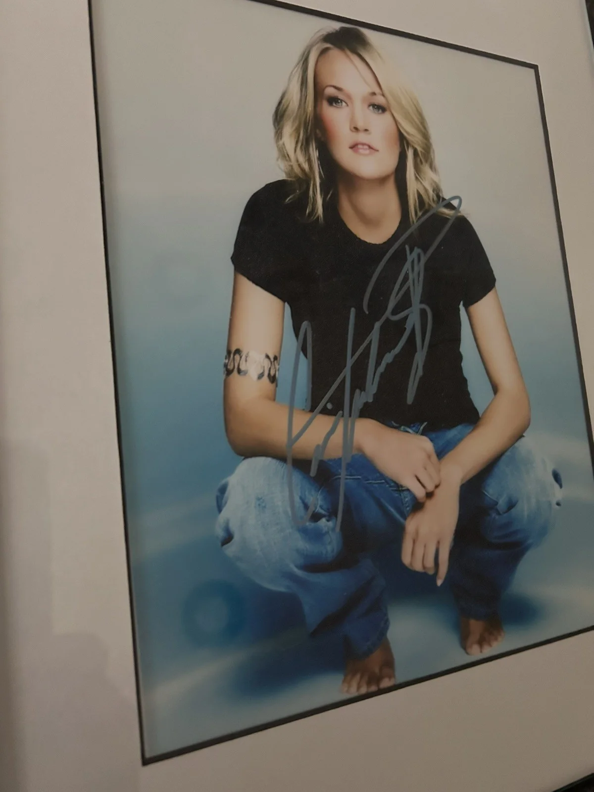 Signed, framed picture of Carrie Underwood, изображение 4