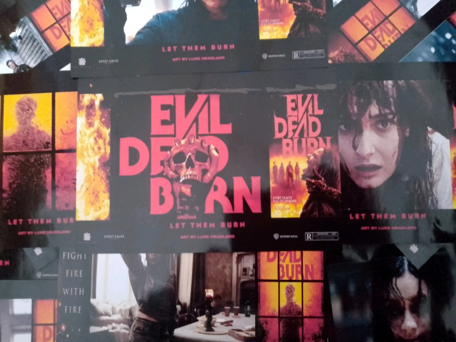 Evil Dead Burn 2026. 22 Glossy Promotional 7x5ins Unofficial Lobby Prints. New, image 2
