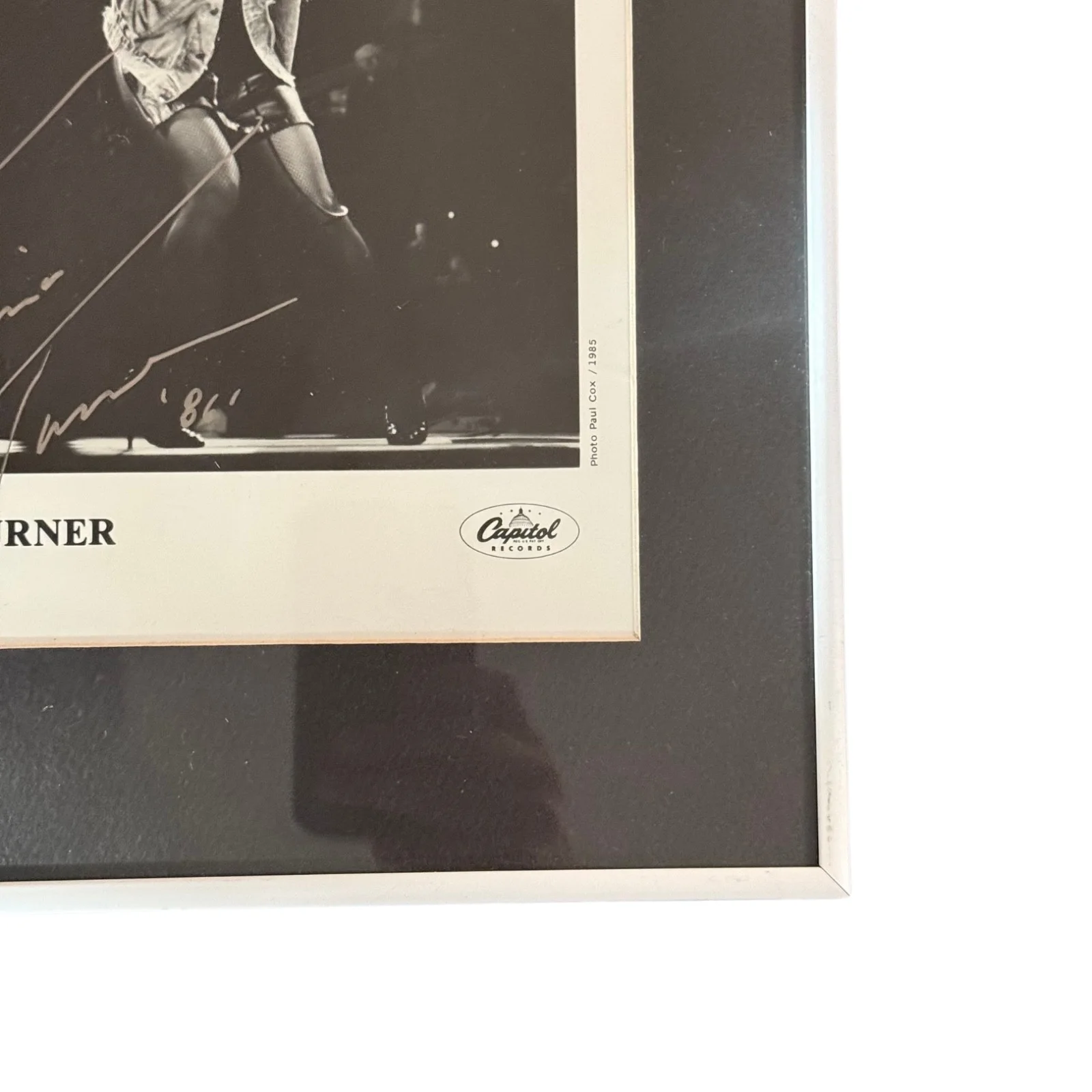 Vintage Tina Turner Signed 1986 Capitol Records Framed Promo Photo 15x11, изображение 5